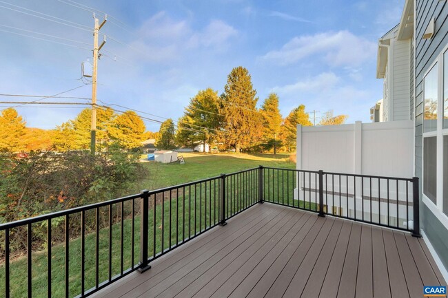 Building Photo - 2022 Calico Ct