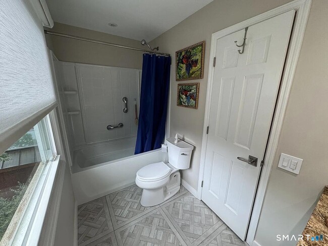 Building Photo - 7 Joanne Ln