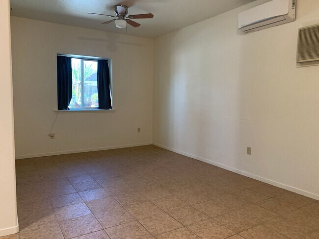 Building Photo - 1382 Estates Dr