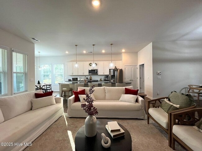 Building Photo - 742 Carnegie court