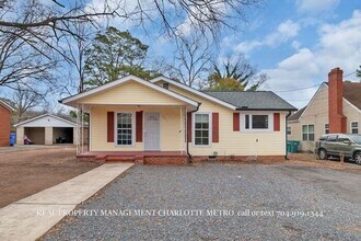 Building Photo - Charming Downtown Albemarle Cottage with Timeless Appeal
