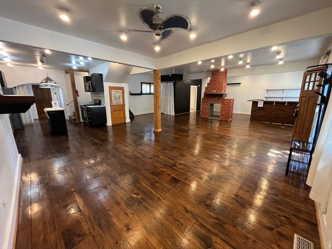 Building Photo - 217 Nw 22. 3 bed. 2 bath, 1 car garage w/ ...