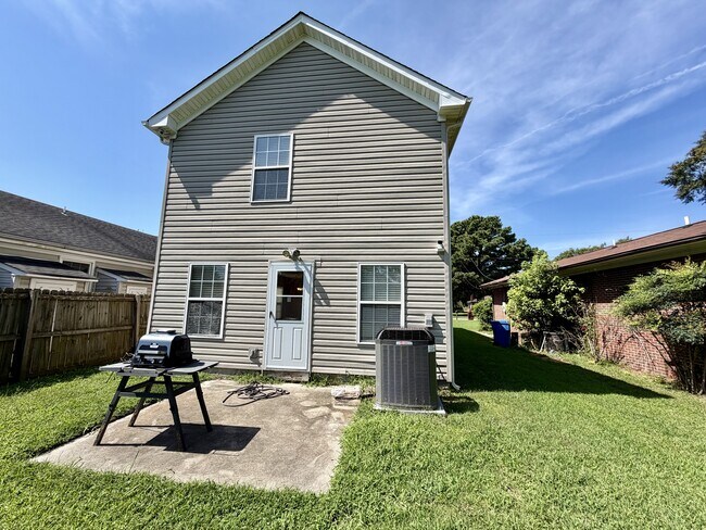 Building Photo - 1705 Hoover Ave