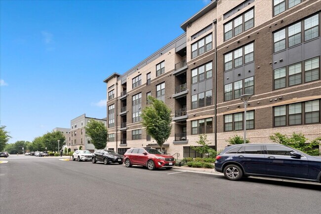 Building Photo - 2320 Field Point Rd