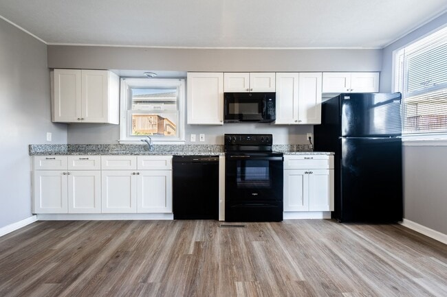 Building Photo - Renovated 1-Bedroom Home with Spacious Backyard & Washer/Dryer