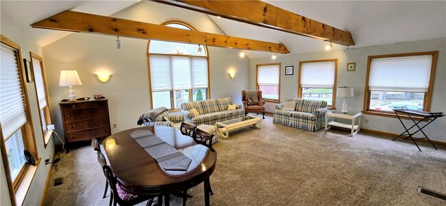 Building Photo - 315 Laurens St