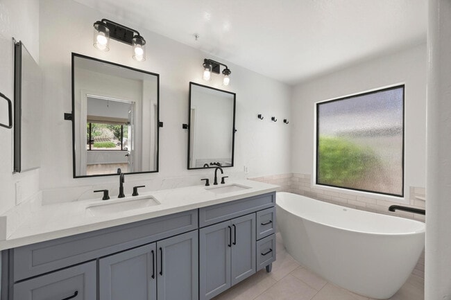 Building Photo - 10290 E Mallow Cir