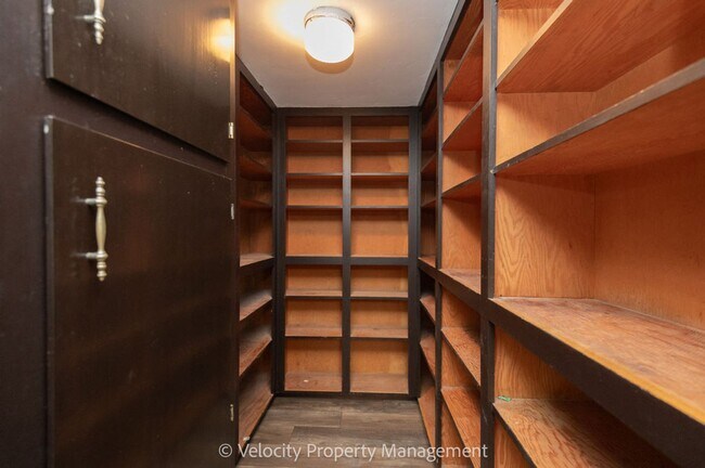 Building Photo - Charming Country Home!