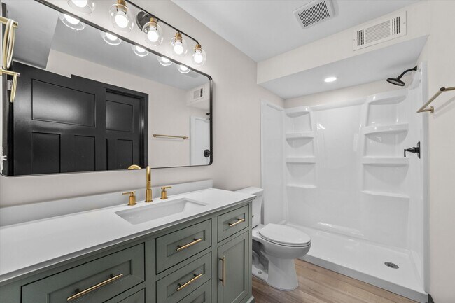 Building Photo - 666-668 Hearne Ct.