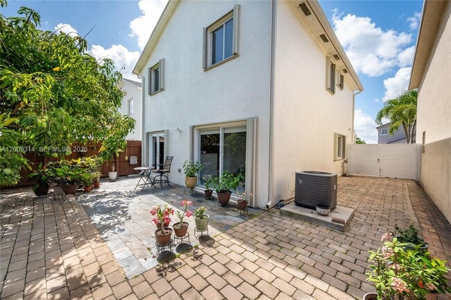 Building Photo - 13753 SW 160th Terrace
