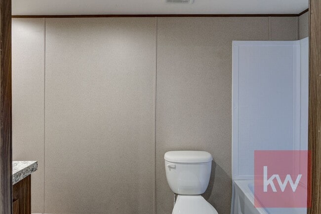 Building Photo - Chestnut St 119/Whispering Hills MHP