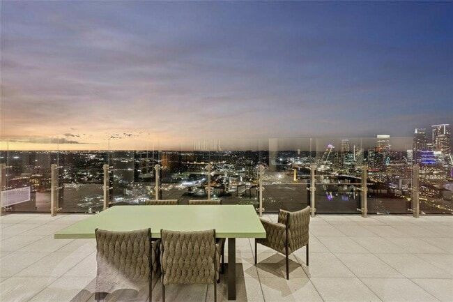 Building Photo - 44 East Ave