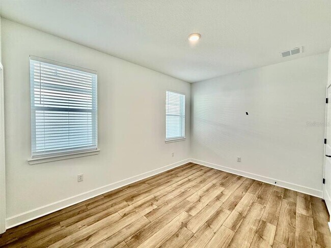 Building Photo - 2031 Wild Heron Ct