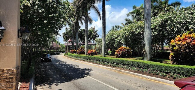 Building Photo - 3350 NE 13th Cir Dr