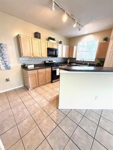 Building Photo - 2713 Clearwater Dr