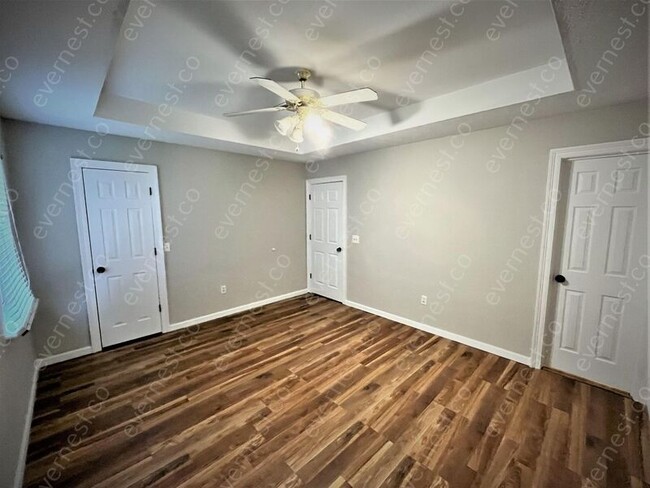 Building Photo - 238 Village Cove