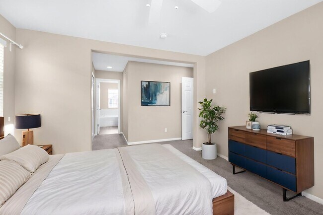 Building Photo - LIGHT AND BRIGHT 3 BED/2.5 BATH HOME IN MONUMENT!