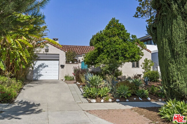 Primary Photo - 931 Micheltorena St