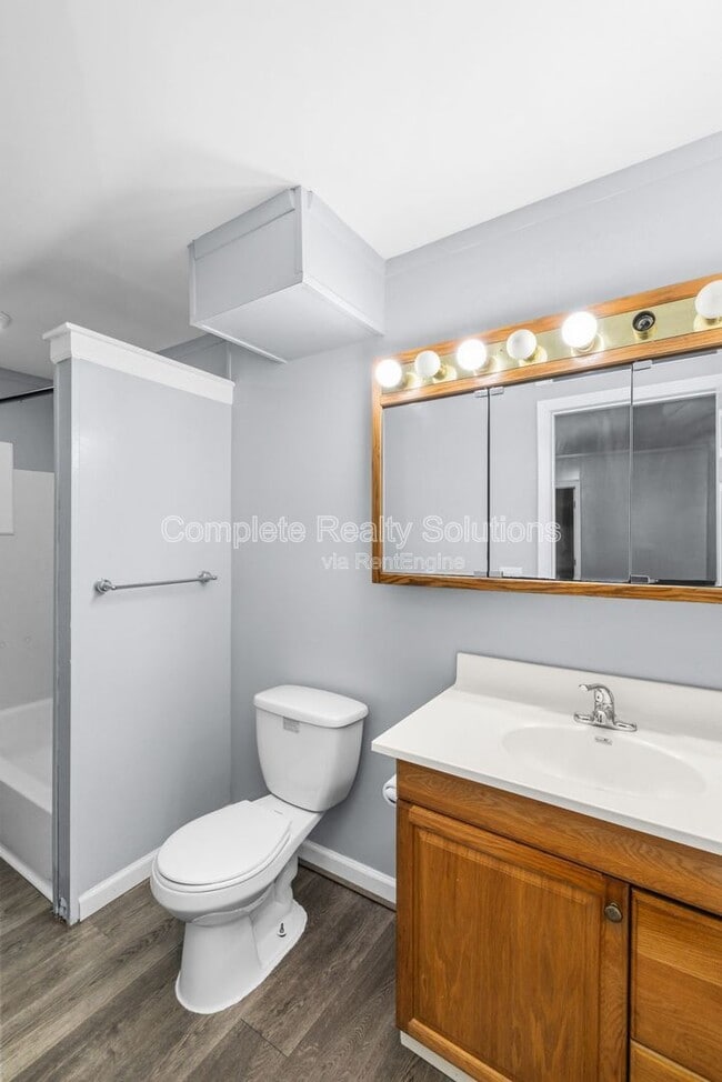 Building Photo - 8235 Albin Ave