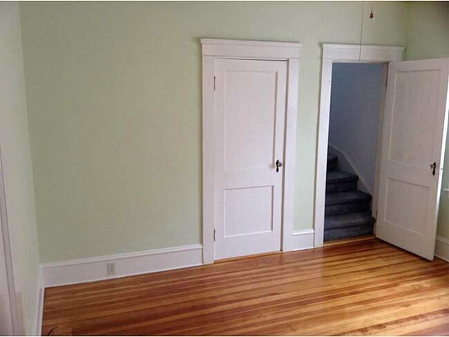 Building Photo - 140 Olney Ave