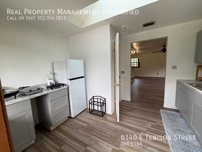 Building Photo - 6140 E Tenison St
