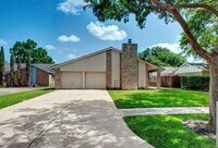 Building Photo - 3023 Sam Houston Dr