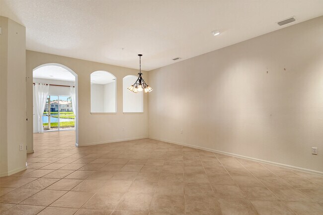 Building Photo - 3456 Parkridge Cir