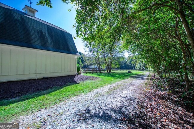 Building Photo - 105 Fuller Dr