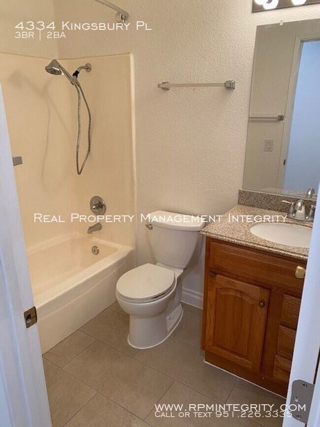 Building Photo - Ranch Style Attached Home