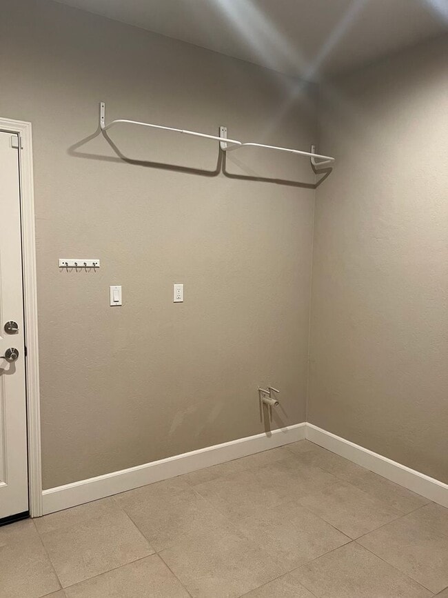 Building Photo - Charming 3 bedroom 2 bathroom with an office, located in Quail Run