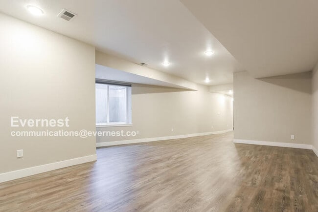 Building Photo - 6148 N Dayton St