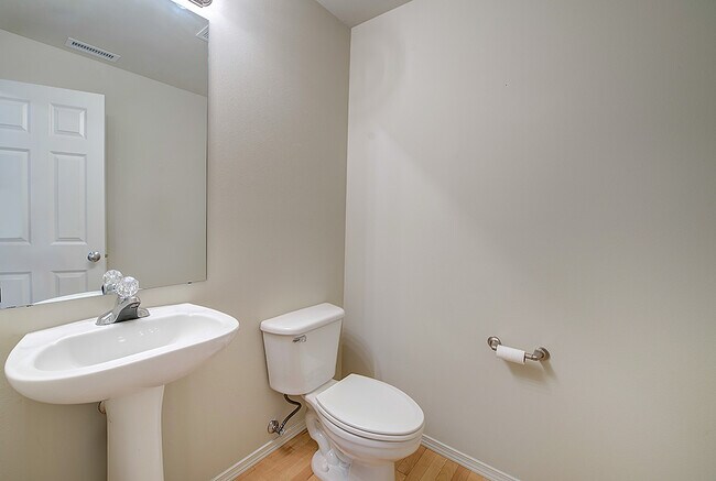 Building Photo - Bright and Sunny Two Story Monroe Three Be...