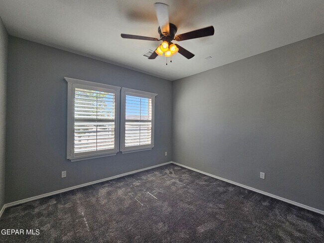 Building Photo - 7565 Wolf Creek Dr