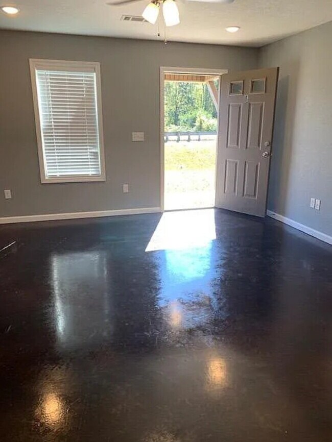 Building Photo - Charming 2 Bed, 1 Bath Apartment in Brookland, AR - Don't Miss Out!