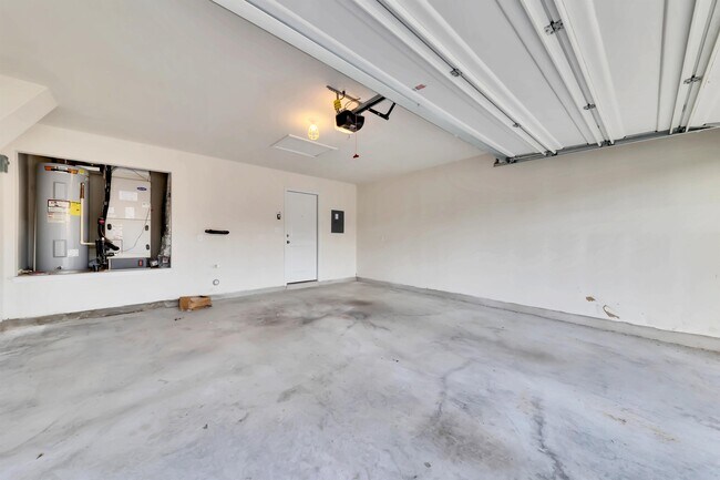 Building Photo - 724 Coltrane Dr