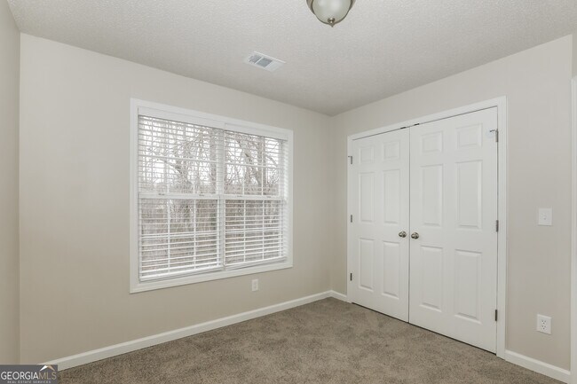 Building Photo - 1065 Garrison Ct