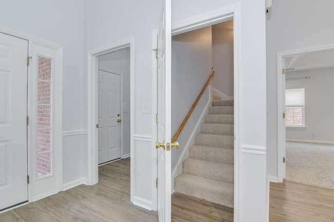 Building Photo - 4 Bedroom 2 Bath in Evans