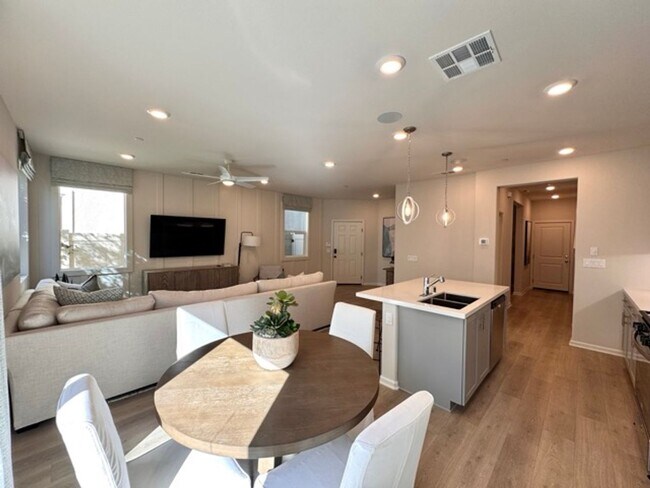 Building Photo - Brand New 4 Bedroom Home with Solar in Gated Moreno Valley Community!