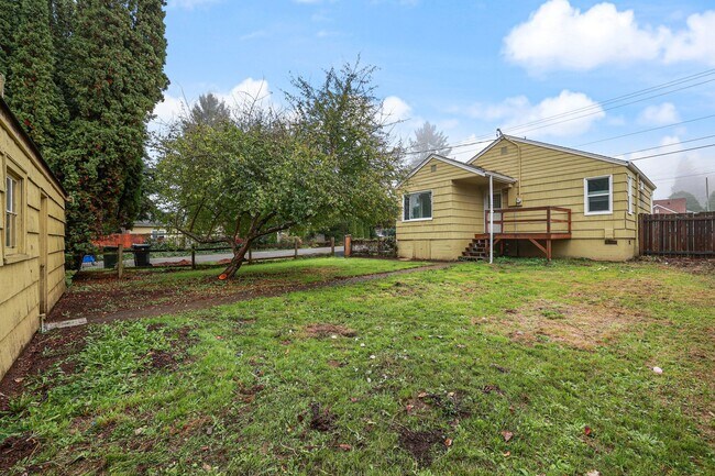 Building Photo - Eastside rambler with A/C, 2 bed 1 bath. Olympia School District.