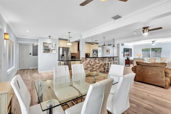 Building Photo - 3204 Beacon St