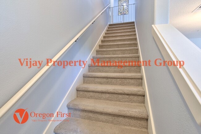 Building Photo - 825 NE Wheelock Pl