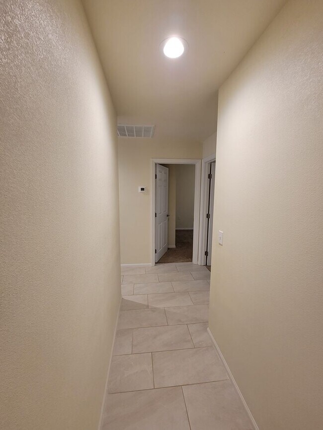 Building Photo - Stunning 4-Bedroom Home in Imperial