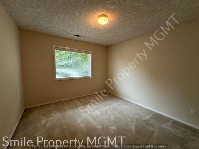 Building Photo - single house