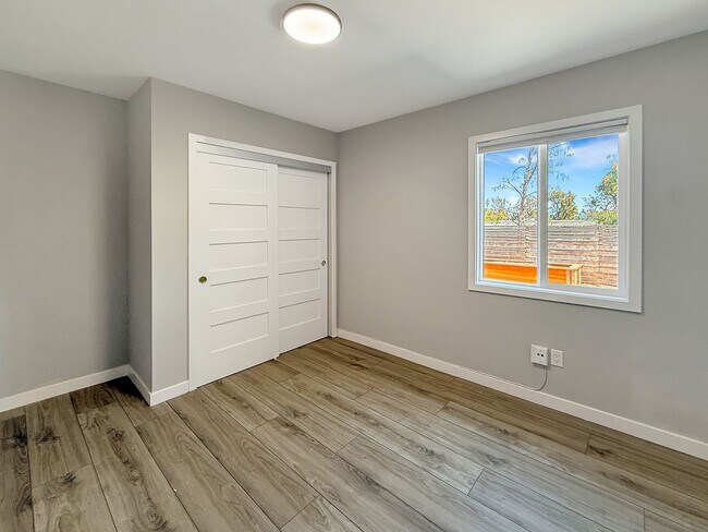 Building Photo - 4848 Alfred Ave