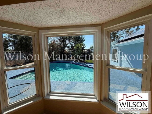 Building Photo - 1366 Valhalla St