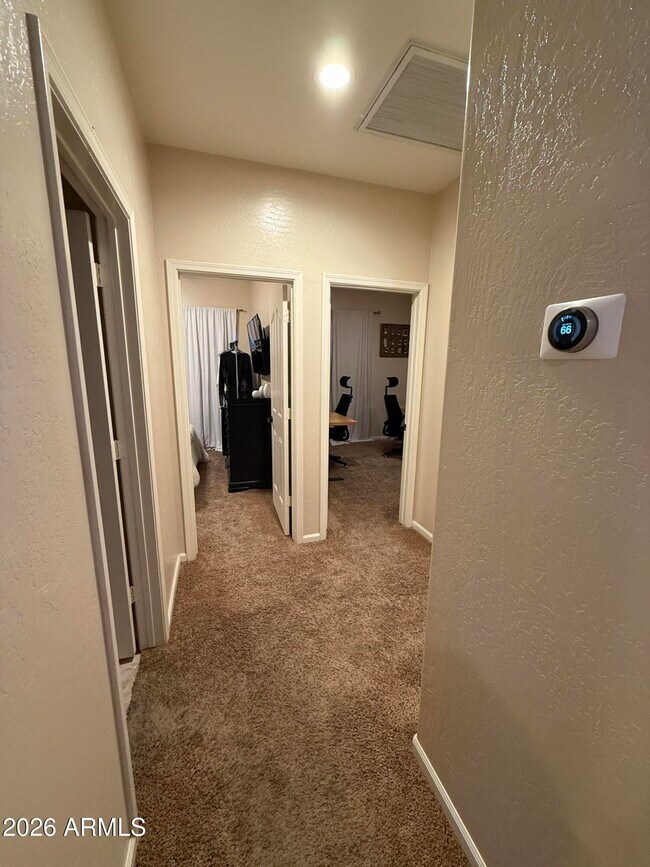 Building Photo - 4229 E Rancho Caliente Dr