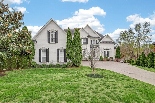 Building Photo - Beautiful 6BR Executive Brentwood Home with Pool