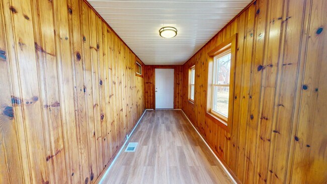 Building Photo - Cudell / West Boulevard Area - 3 bedroom/1...