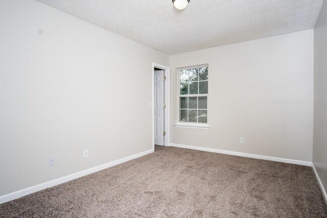 Building Photo - 1078 River Plantation Dr