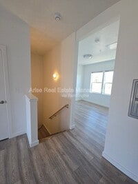 Building Photo - 1640 SW Juniper Ave